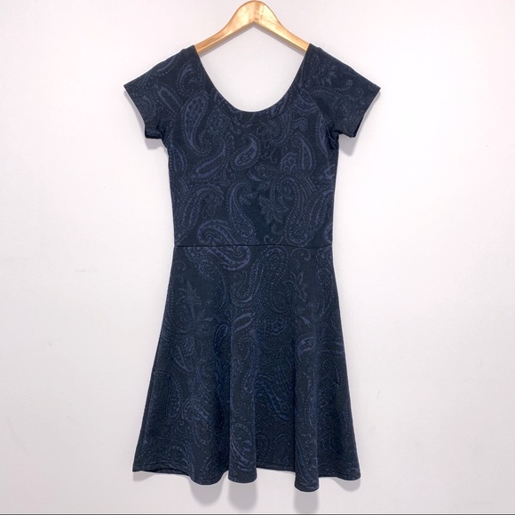Paisley Babydoll A-line Short Sleeve Stretch Fit n' Flare Dress in Navy Blue (M) - Picture 2 of 5